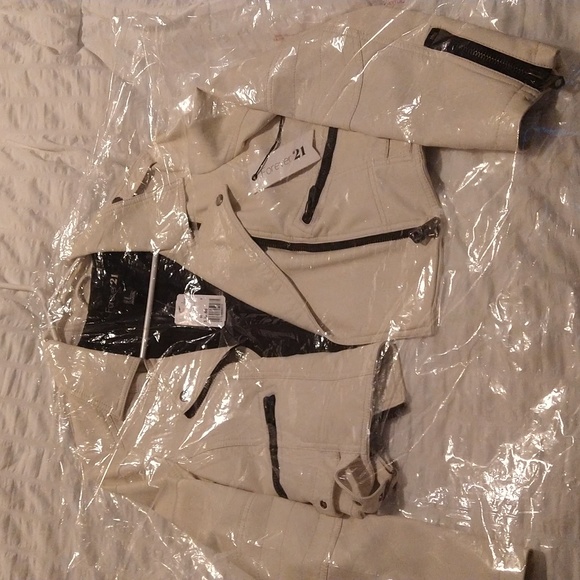 Jacket - Picture 9 of 13